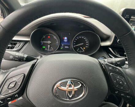 Оранжевый Тойота C-HR, объемом двигателя 1.99 л и пробегом 22 тыс. км за 32000 $, фото 4 на Automoto.ua