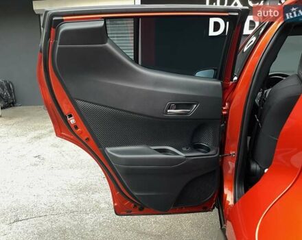 Оранжевый Тойота C-HR, объемом двигателя 1.99 л и пробегом 88 тыс. км за 28900 $, фото 62 на Automoto.ua