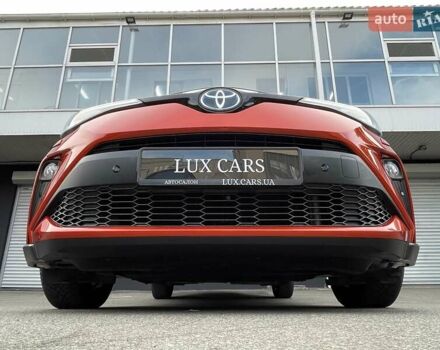 Оранжевый Тойота C-HR, объемом двигателя 1.99 л и пробегом 88 тыс. км за 28900 $, фото 3 на Automoto.ua