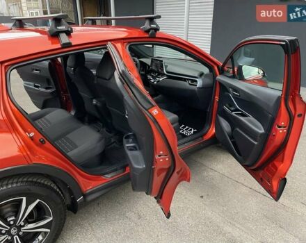 Оранжевый Тойота C-HR, объемом двигателя 1.99 л и пробегом 88 тыс. км за 28900 $, фото 64 на Automoto.ua