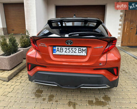 Оранжевый Тойота C-HR, объемом двигателя 1.99 л и пробегом 19 тыс. км за 33600 $, фото 3 на Automoto.ua