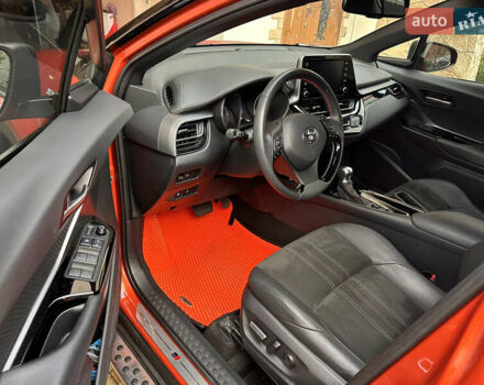 Оранжевый Тойота C-HR, объемом двигателя 1.99 л и пробегом 19 тыс. км за 33600 $, фото 12 на Automoto.ua