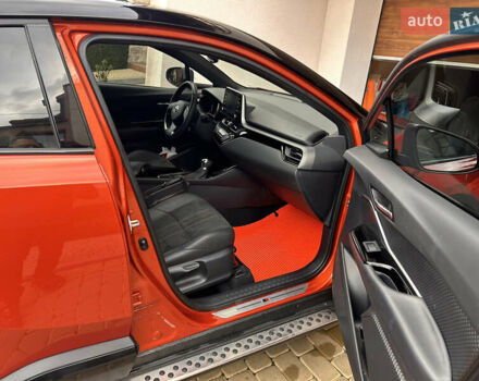 Оранжевый Тойота C-HR, объемом двигателя 1.99 л и пробегом 19 тыс. км за 33600 $, фото 10 на Automoto.ua