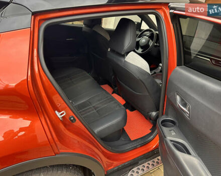 Оранжевый Тойота C-HR, объемом двигателя 1.99 л и пробегом 19 тыс. км за 33600 $, фото 9 на Automoto.ua