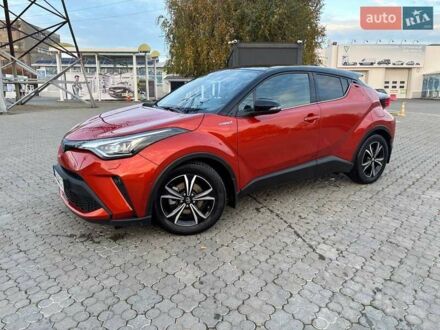 Тойота C-HR 2019 в Черновцах на Automoto.ua Оранжевый Тойота C-HR, объемом двигателя 1.99 л и пробегом 55 тыс. км за 33000 $, фото 1 на Automoto.ua