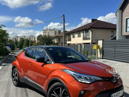 Тойота C-HR 2020 в Киеве на Automoto.ua Оранжевый Тойота C-HR, объемом двигателя 1.99 л и пробегом 40 тыс. км за 30800 $, фото 1 на Automoto.ua