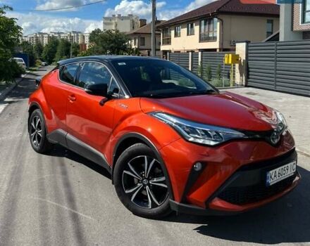 Оранжевый Тойота C-HR, объемом двигателя 1.99 л и пробегом 40 тыс. км за 30800 $, фото 1 на Automoto.ua