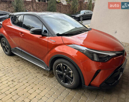 Оранжевый Тойота C-HR, объемом двигателя 1.99 л и пробегом 19 тыс. км за 33600 $, фото 1 на Automoto.ua