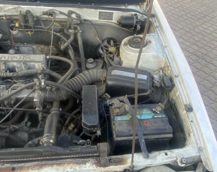 Белый Тойота Камри, объемом двигателя 1.8 л и пробегом 218 тыс. км за 1800 $, фото 12 на Automoto.ua