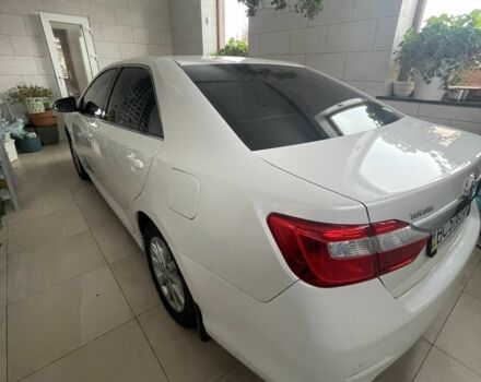 Білий Тойота Камрі, об'ємом двигуна 2.5 л та пробігом 83 тис. км за 16000 $, фото 1 на Automoto.ua