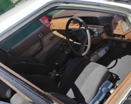 Белый Тойота Камри, объемом двигателя 1.8 л и пробегом 300 тыс. км за 1000 $, фото 2 на Automoto.ua