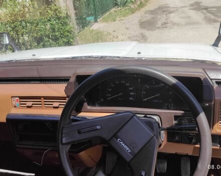 Белый Тойота Камри, объемом двигателя 1.8 л и пробегом 300 тыс. км за 1000 $, фото 7 на Automoto.ua