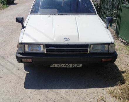 Белый Тойота Камри, объемом двигателя 1.8 л и пробегом 300 тыс. км за 1000 $, фото 6 на Automoto.ua