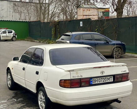 Белый Тойота Камри, объемом двигателя 2.16 л и пробегом 300 тыс. км за 2250 $, фото 4 на Automoto.ua