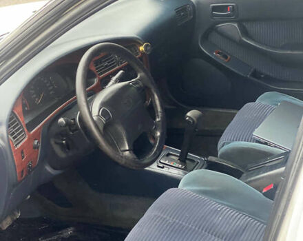 Белый Тойота Камри, объемом двигателя 2.16 л и пробегом 300 тыс. км за 2250 $, фото 9 на Automoto.ua