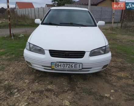 Білий Тойота Камрі, об'ємом двигуна 2.2 л та пробігом 400 тис. км за 3100 $, фото 3 на Automoto.ua