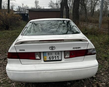 Білий Тойота Камрі, об'ємом двигуна 2.2 л та пробігом 223 тис. км за 3400 $, фото 2 на Automoto.ua