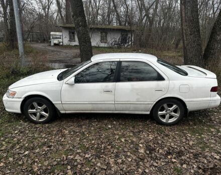 Білий Тойота Камрі, об'ємом двигуна 2.2 л та пробігом 223 тис. км за 3400 $, фото 3 на Automoto.ua