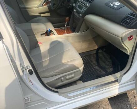 Белый Тойота Камри, объемом двигателя 3.46 л и пробегом 280 тыс. км за 6300 $, фото 2 на Automoto.ua