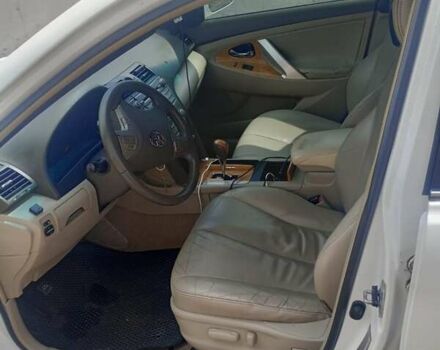 Белый Тойота Камри, объемом двигателя 2.4 л и пробегом 298 тыс. км за 6700 $, фото 1 на Automoto.ua