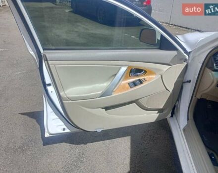 Белый Тойота Камри, объемом двигателя 2.4 л и пробегом 298 тыс. км за 6700 $, фото 12 на Automoto.ua