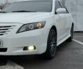 Белый Тойота Камри, объемом двигателя 2.4 л и пробегом 295 тыс. км за 7900 $, фото 1 на Automoto.ua