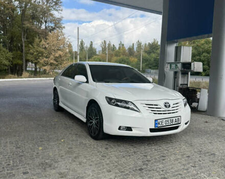 Білий Тойота Камрі, об'ємом двигуна 2.4 л та пробігом 288 тис. км за 7400 $, фото 1 на Automoto.ua