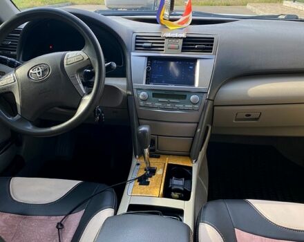Белый Тойота Камри, объемом двигателя 2.4 л и пробегом 250 тыс. км за 8600 $, фото 4 на Automoto.ua