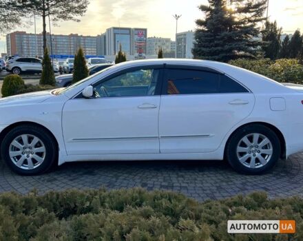 Белый Тойота Камри, объемом двигателя 2.4 л и пробегом 240 тыс. км за 10999 $, фото 3 на Automoto.ua