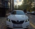 Белый Тойота Камри, объемом двигателя 2.4 л и пробегом 375 тыс. км за 6200 $, фото 1 на Automoto.ua