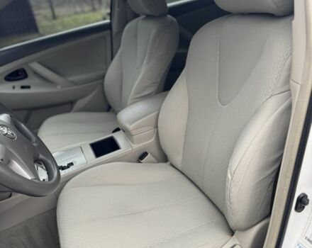 Белый Тойота Камри, объемом двигателя 2.4 л и пробегом 134 тыс. км за 7800 $, фото 9 на Automoto.ua