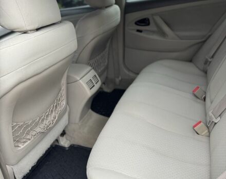 Белый Тойота Камри, объемом двигателя 2.4 л и пробегом 134 тыс. км за 7800 $, фото 7 на Automoto.ua