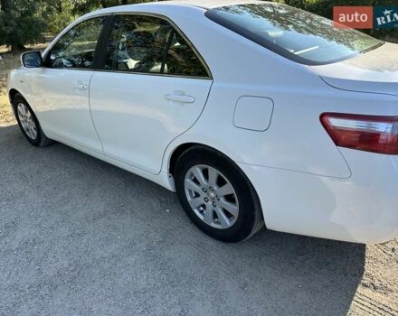 Белый Тойота Камри, объемом двигателя 3.46 л и пробегом 232 тыс. км за 10500 $, фото 4 на Automoto.ua