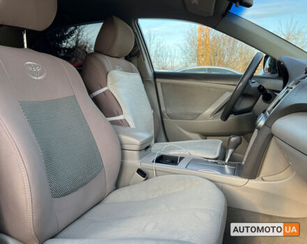 Белый Тойота Камри, объемом двигателя 2.4 л и пробегом 240 тыс. км за 10999 $, фото 8 на Automoto.ua