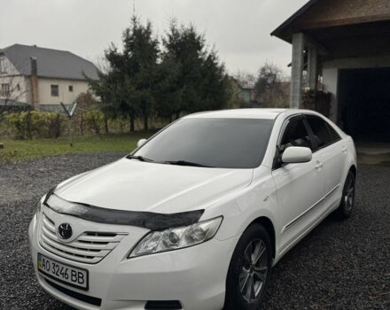 Белый Тойота Камри, объемом двигателя 2.4 л и пробегом 134 тыс. км за 7800 $, фото 1 на Automoto.ua