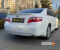 Белый Тойота Камри, объемом двигателя 2.4 л и пробегом 240 тыс. км за 10999 $, фото 6 на Automoto.ua