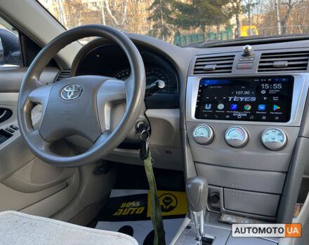 Белый Тойота Камри, объемом двигателя 2.4 л и пробегом 240 тыс. км за 10999 $, фото 11 на Automoto.ua