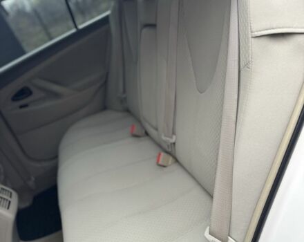 Белый Тойота Камри, объемом двигателя 2.4 л и пробегом 134 тыс. км за 7800 $, фото 6 на Automoto.ua