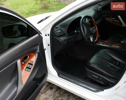 Тойота Камри 2008 в Верхнеднепровске на Automoto.ua Белый Тойота Камри, объемом двигателя 3.46 л и пробегом 281 тыс. км за 9800 $, фото 11 на Automoto.ua