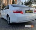 Белый Тойота Камри, объемом двигателя 2.4 л и пробегом 240 тыс. км за 10999 $, фото 4 на Automoto.ua