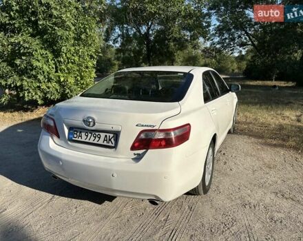 Белый Тойота Камри, объемом двигателя 3.46 л и пробегом 232 тыс. км за 10500 $, фото 3 на Automoto.ua