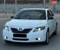 Белый Тойота Камри, объемом двигателя 2.4 л и пробегом 270 тыс. км за 5800 $, фото 1 на Automoto.ua