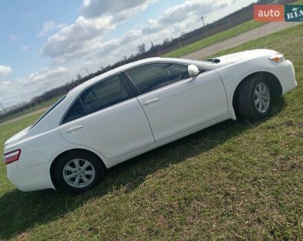 Белый Тойота Камри, объемом двигателя 2.4 л и пробегом 270 тыс. км за 10500 $, фото 9 на Automoto.ua