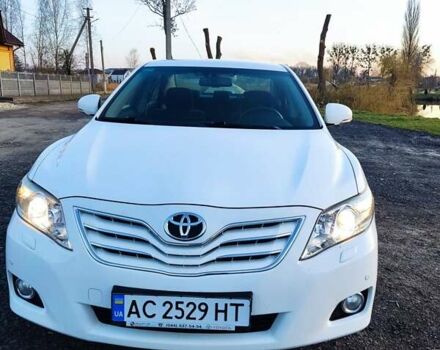 Белый Тойота Камри, объемом двигателя 2.36 л и пробегом 112 тыс. км за 8700 $, фото 1 на Automoto.ua