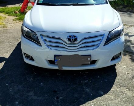 Білий Тойота Камрі, об'ємом двигуна 2.4 л та пробігом 235 тис. км за 7500 $, фото 2 на Automoto.ua
