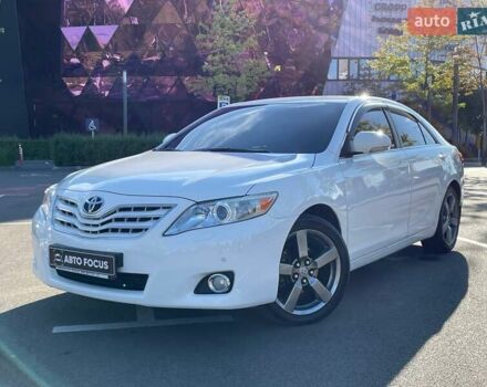 Белый Тойота Камри, объемом двигателя 3.46 л и пробегом 278 тыс. км за 13990 $, фото 2 на Automoto.ua