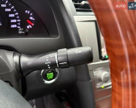 Белый Тойота Камри, объемом двигателя 3.46 л и пробегом 281 тыс. км за 12990 $, фото 15 на Automoto.ua