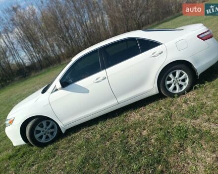 Белый Тойота Камри, объемом двигателя 2.4 л и пробегом 270 тыс. км за 10500 $, фото 8 на Automoto.ua