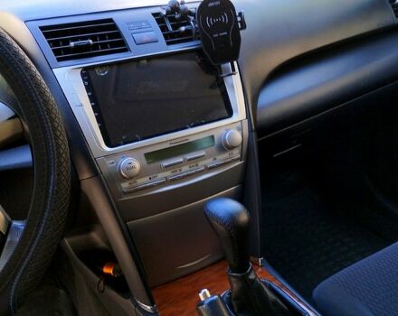 Білий Тойота Камрі, об'ємом двигуна 2.4 л та пробігом 235 тис. км за 7500 $, фото 1 на Automoto.ua