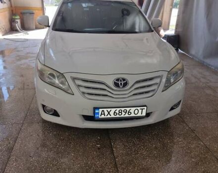 Белый Тойота Камри, объемом двигателя 2.36 л и пробегом 205 тыс. км за 8700 $, фото 5 на Automoto.ua